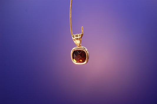 Anhänger aus 585er Gelbgold (14 Karat) mit Granatstein Anhänger Juwelier Alen