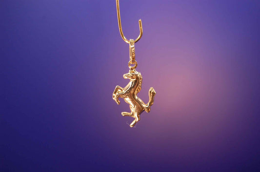 Pferde-Anhänger 14 Karat Gold aus 585er Gelbgold für Pferdefreunde – Juwelier Alen