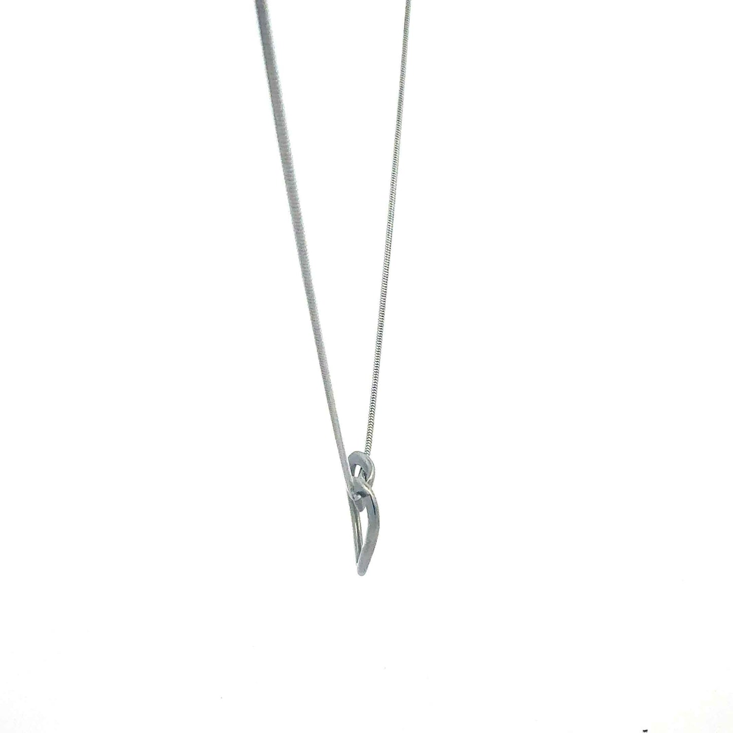 Edelstahl Kette mit Herz-Anhänger – Juwelier Alen