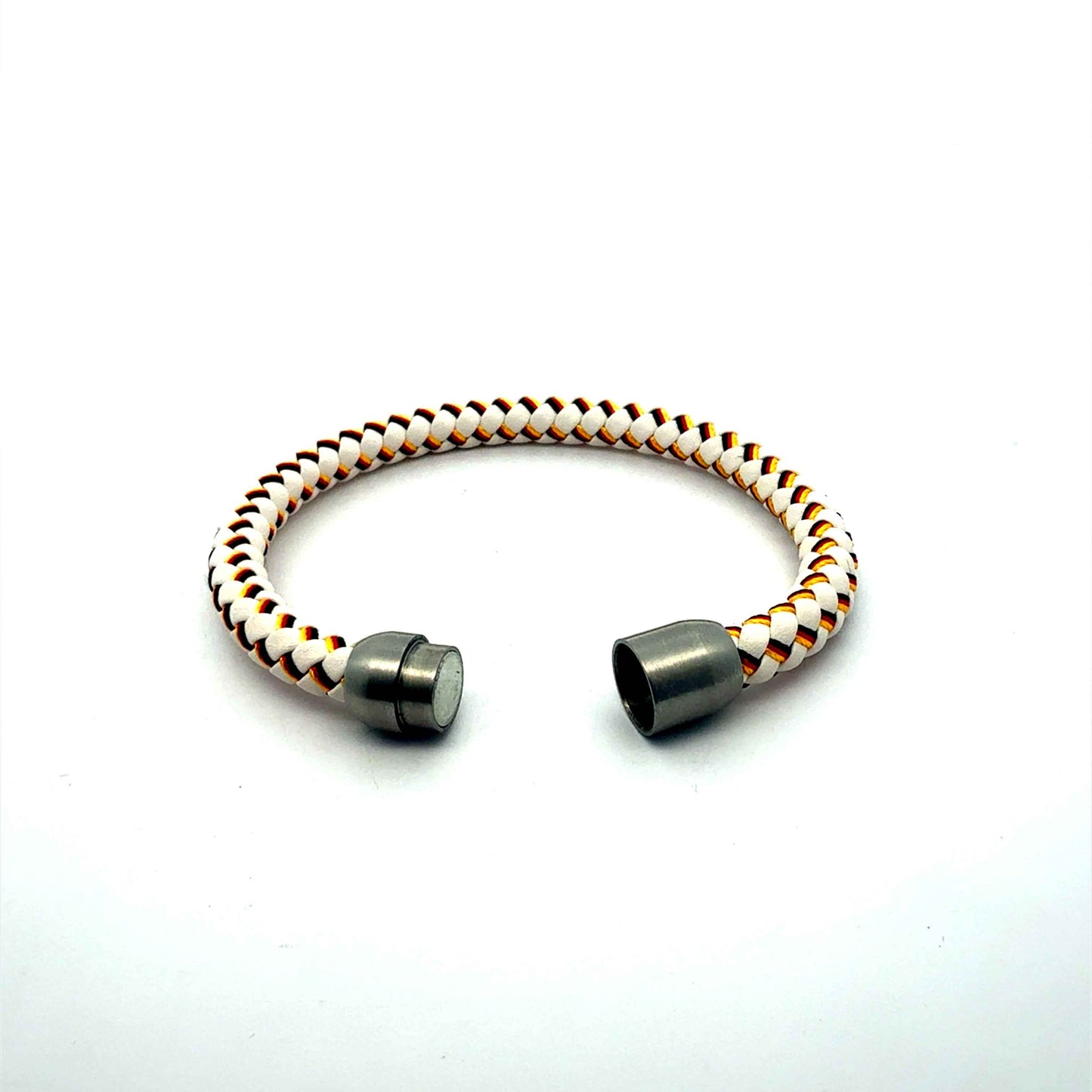 Magnetisches Stoffarmband in Deutschland-Farben, Edelstahlschließe – Juwelier Alen