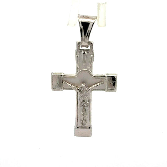 Sterlingsilber Kreuz Anhänger von Juwelier Alen, detailliertes Design, liegt auf hellem Hintergrund.