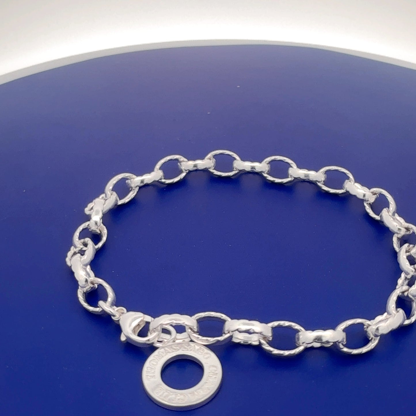 Thomas Sabo Armband Detailansicht mit Markenprägung