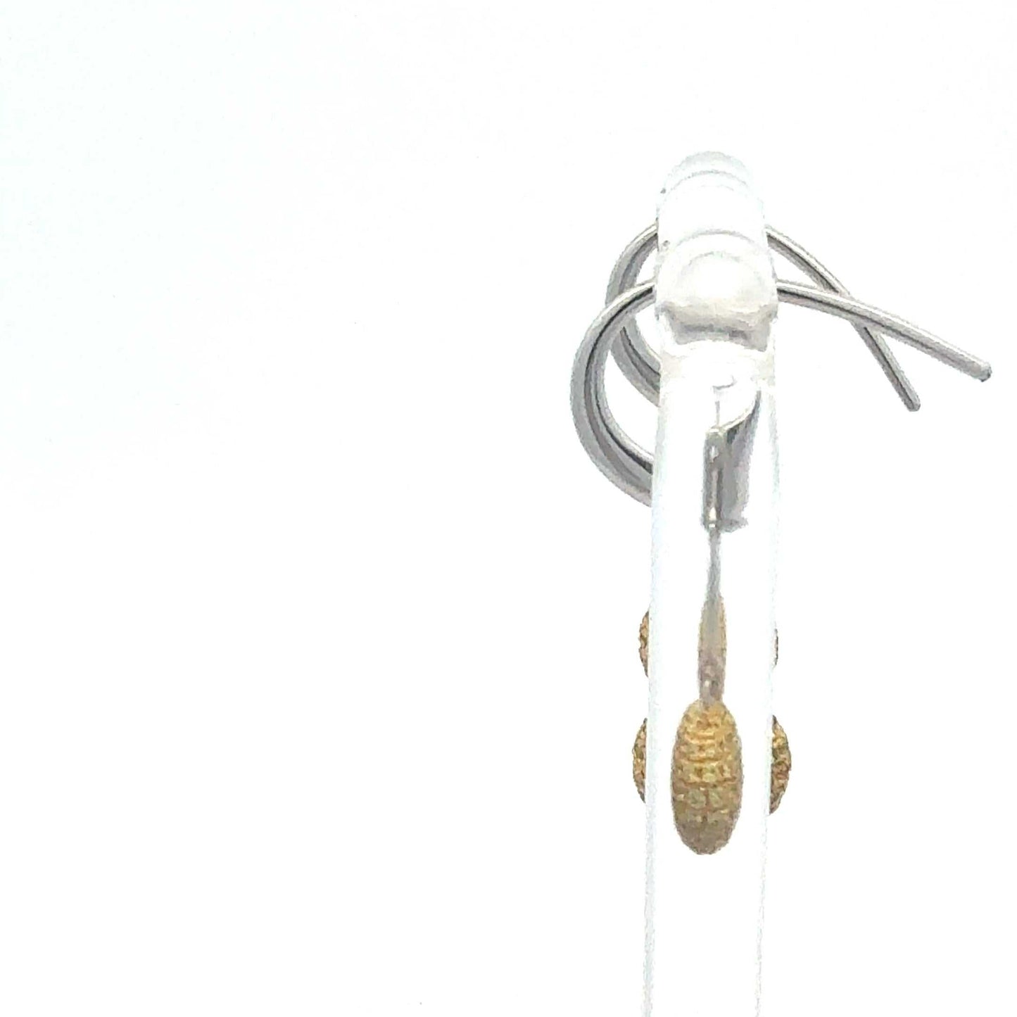 Sterlingsilber Ohrringe von Juwelier Alen mit gelben Steinen, elegantes Schmuckstück für Ohrläppchen.