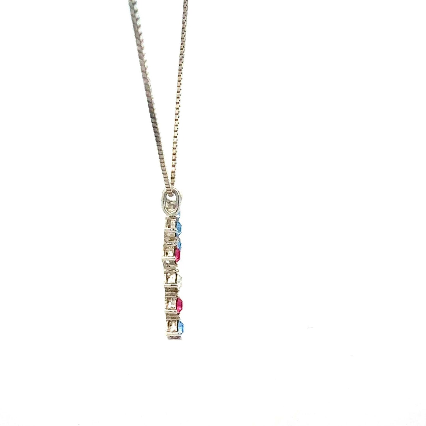 Sterling-Silberkette mit buntem synthetischem Anhänger, Juwelier Alen, feines Schmuckstück mit farbigen Steinen.