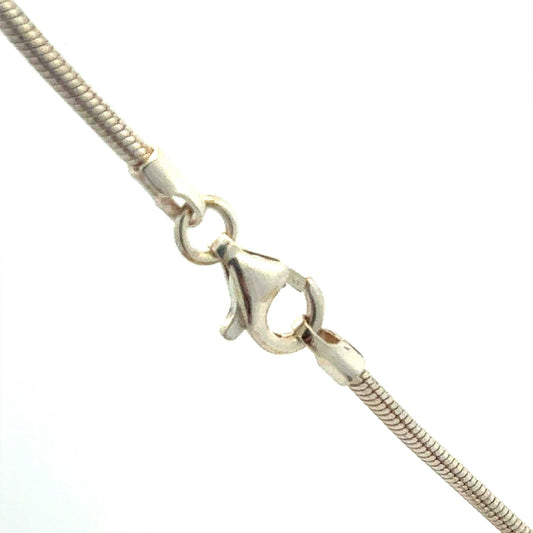 Sterling-Silber Halskette mit pinkem Stein-Anhänger, elegante Schmuckkette von Juwelier Alen, detailreiche Nahaufnahme