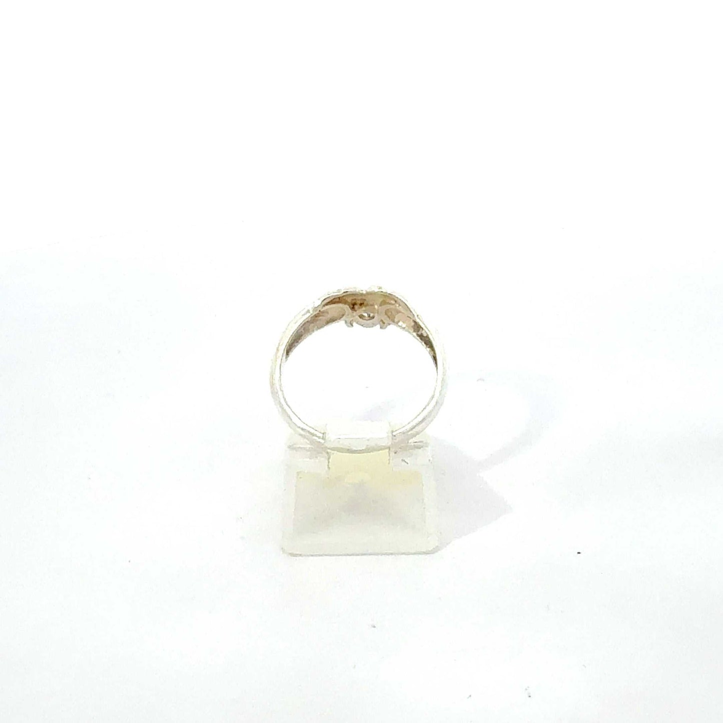 925er Sterling-Silberring mit funkelndem Zirkonia, elegantes Schmuckstück von Juwelier Alen, detailreiche Verarbeitung sichtbar