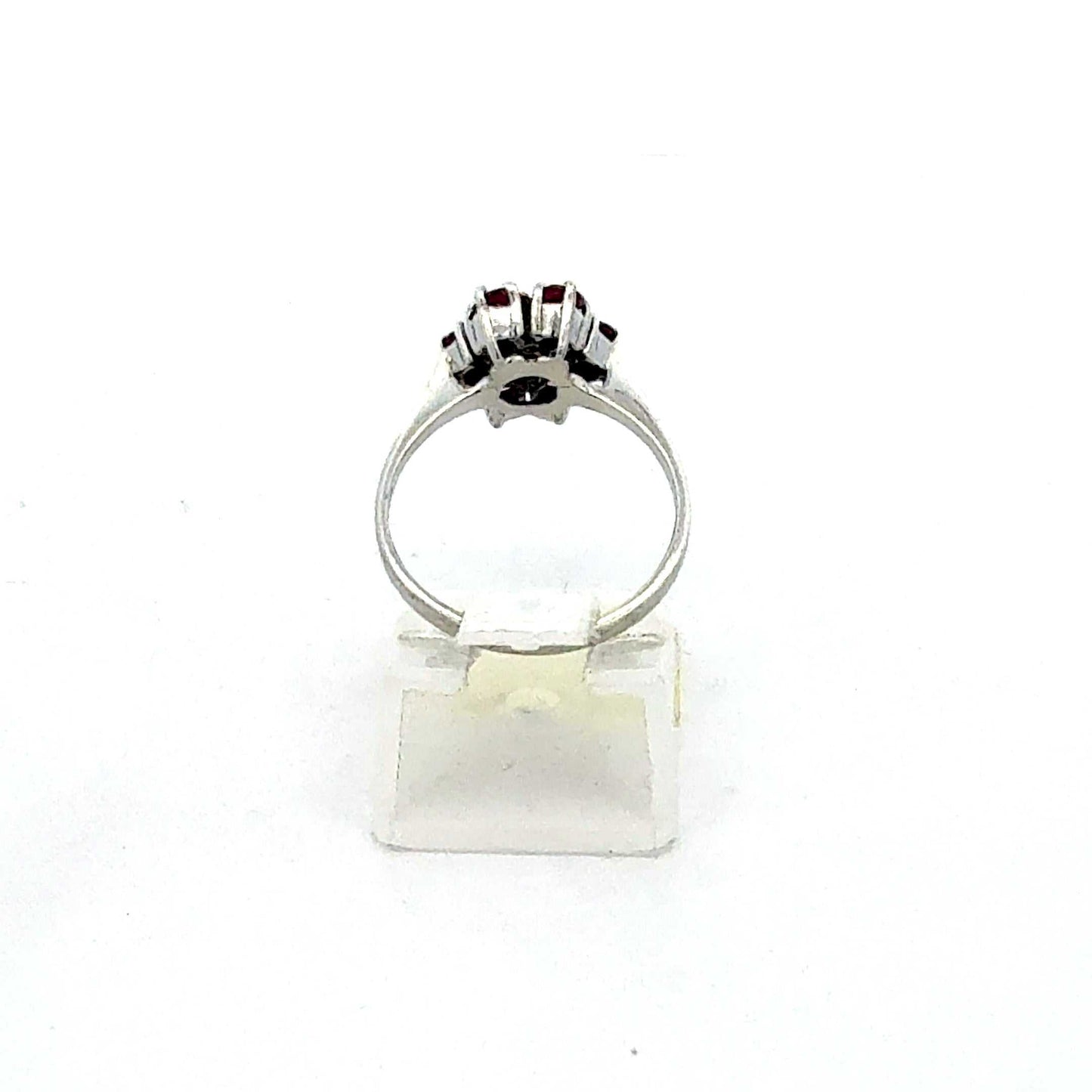Feiner Ring aus 925 Sterling Silber mit Granat-Steinen – Juwelier Alen