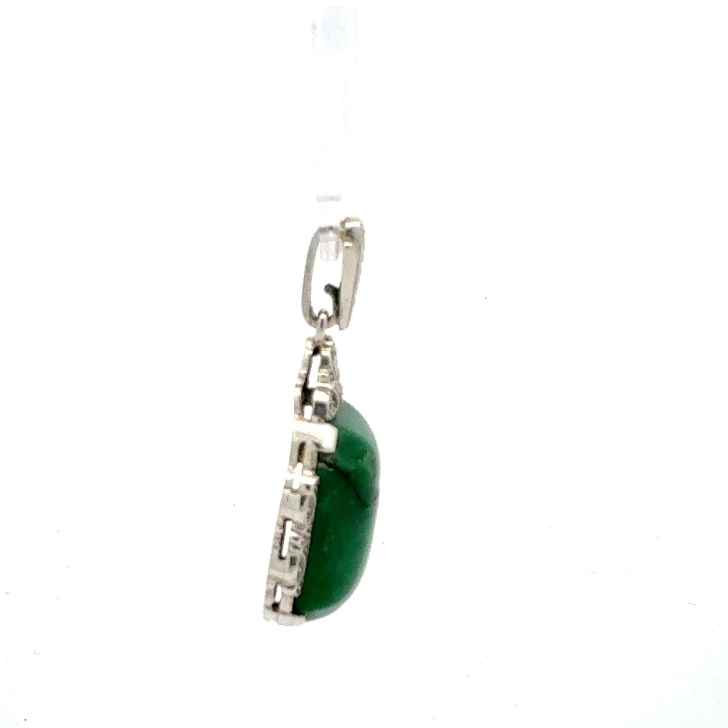 Silberner Anhänger mit grüner Jade, 925er Silber, schwer ca. 5,57 g, eleganter Juwelier Alen Schmuck.