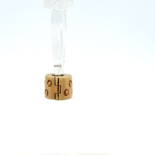 Runder Anhänger aus Silber von Juwelier Alen, detailreiche Gravur und glänzende Oberfläche, ideal für Halskette.