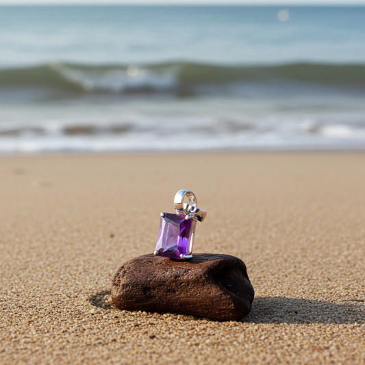 Anhänger in 333 Weißgold mit Amethyst