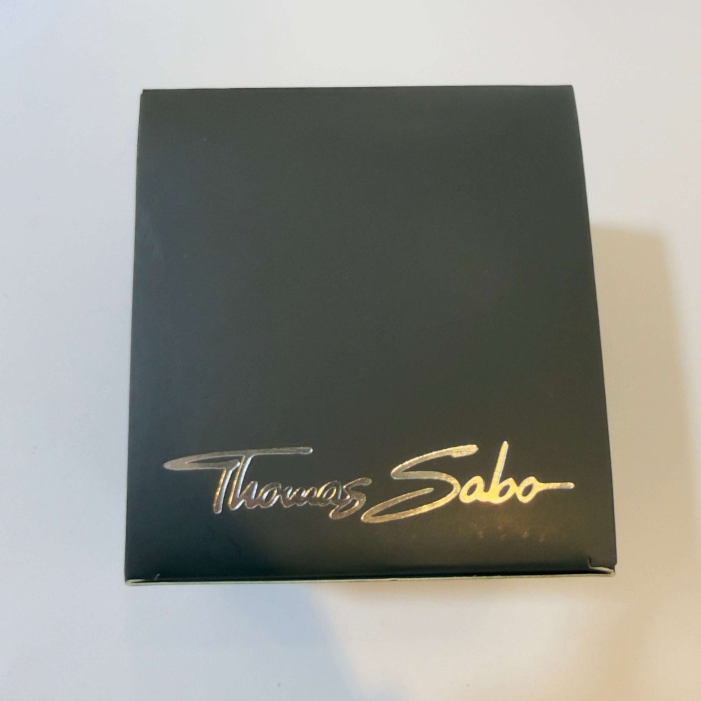 Unbenutzte Thomas Sabo Uhrenbox aus Zubehör, original und unbeschädigt, perfekt für Uhrenaufbewahrung, von Juwelier Alen.