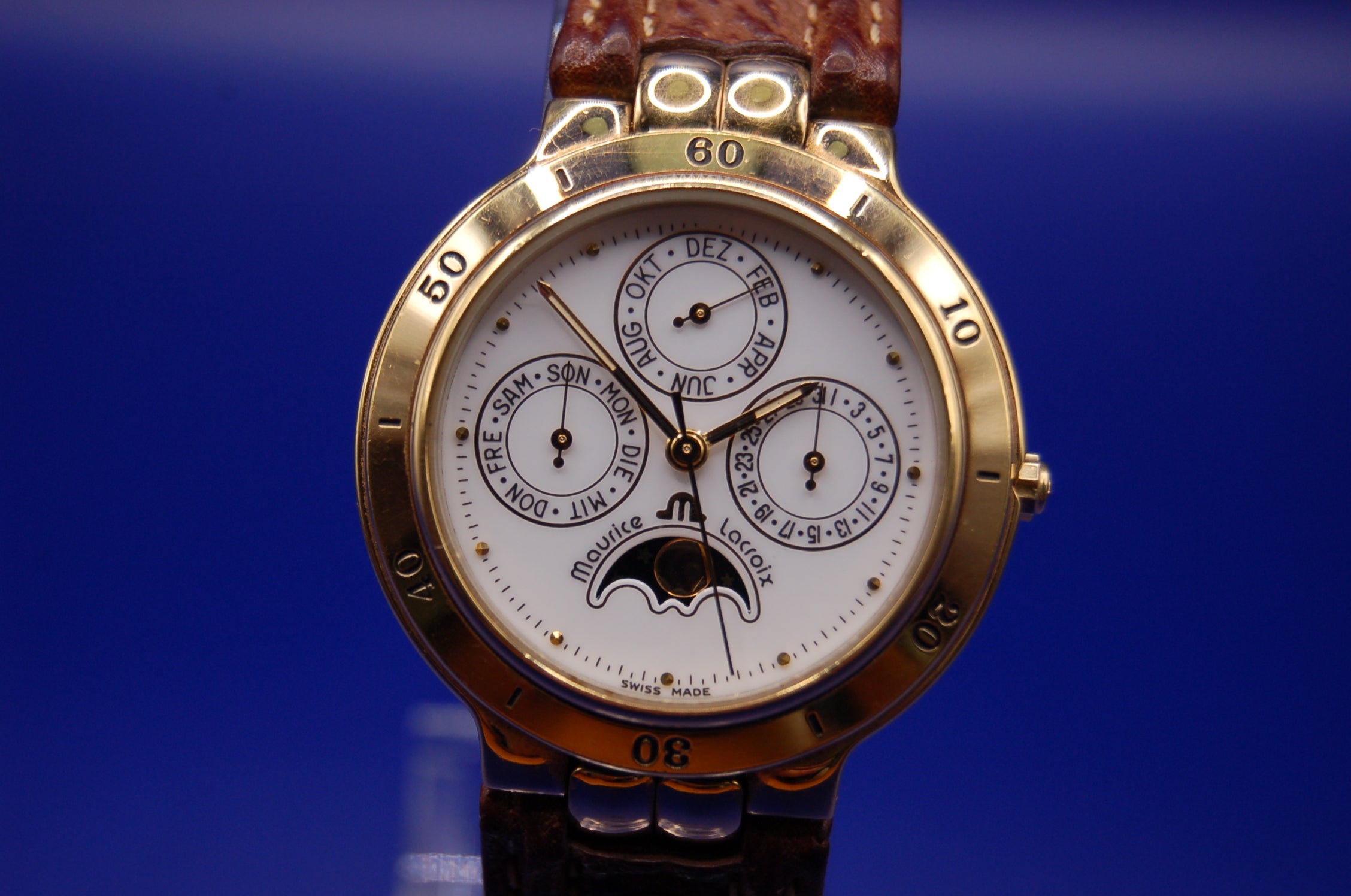 Maurice Lacroix Mondphasen-Uhr - Detailansicht vergoldetes Gehäuse