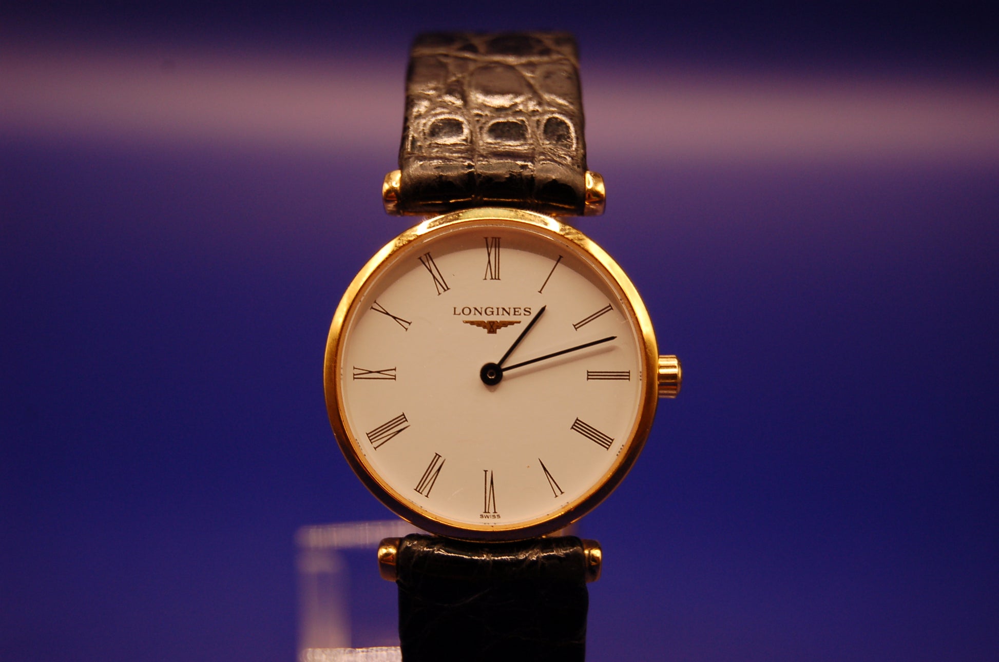 Longines La Grande Classique Quarzuhr Stahl - Frontansicht mit weißem Zifferblatt