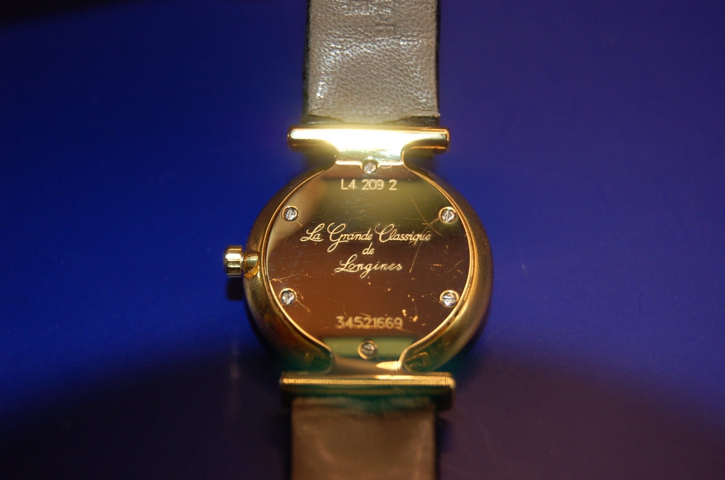 Longines La Grande Classique - Detailansicht Gehäuseboden mit Gravur