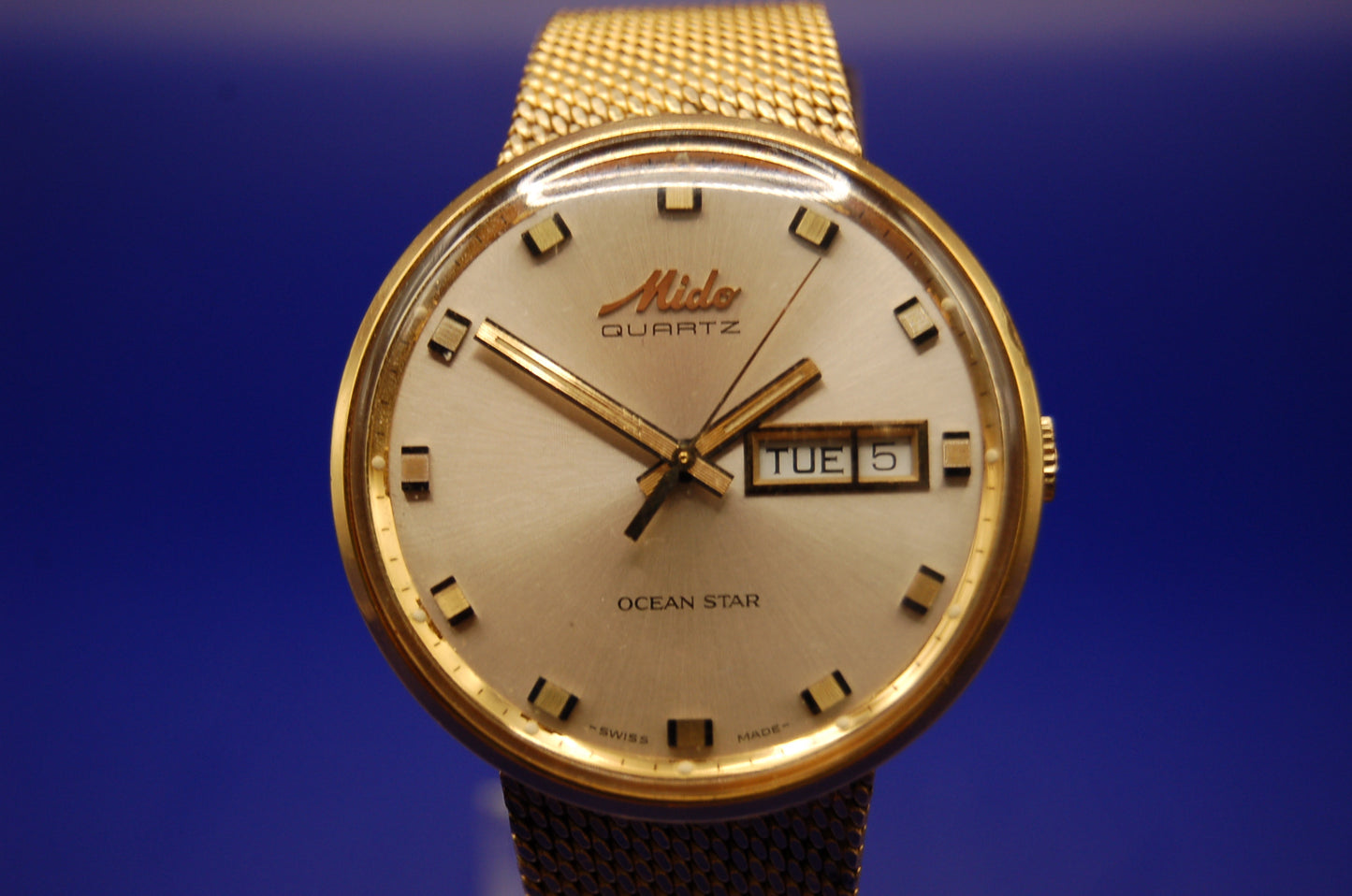 Mido Ocean Star Herrenuhr 37mm - Detailansicht vergoldetes Gehäuse