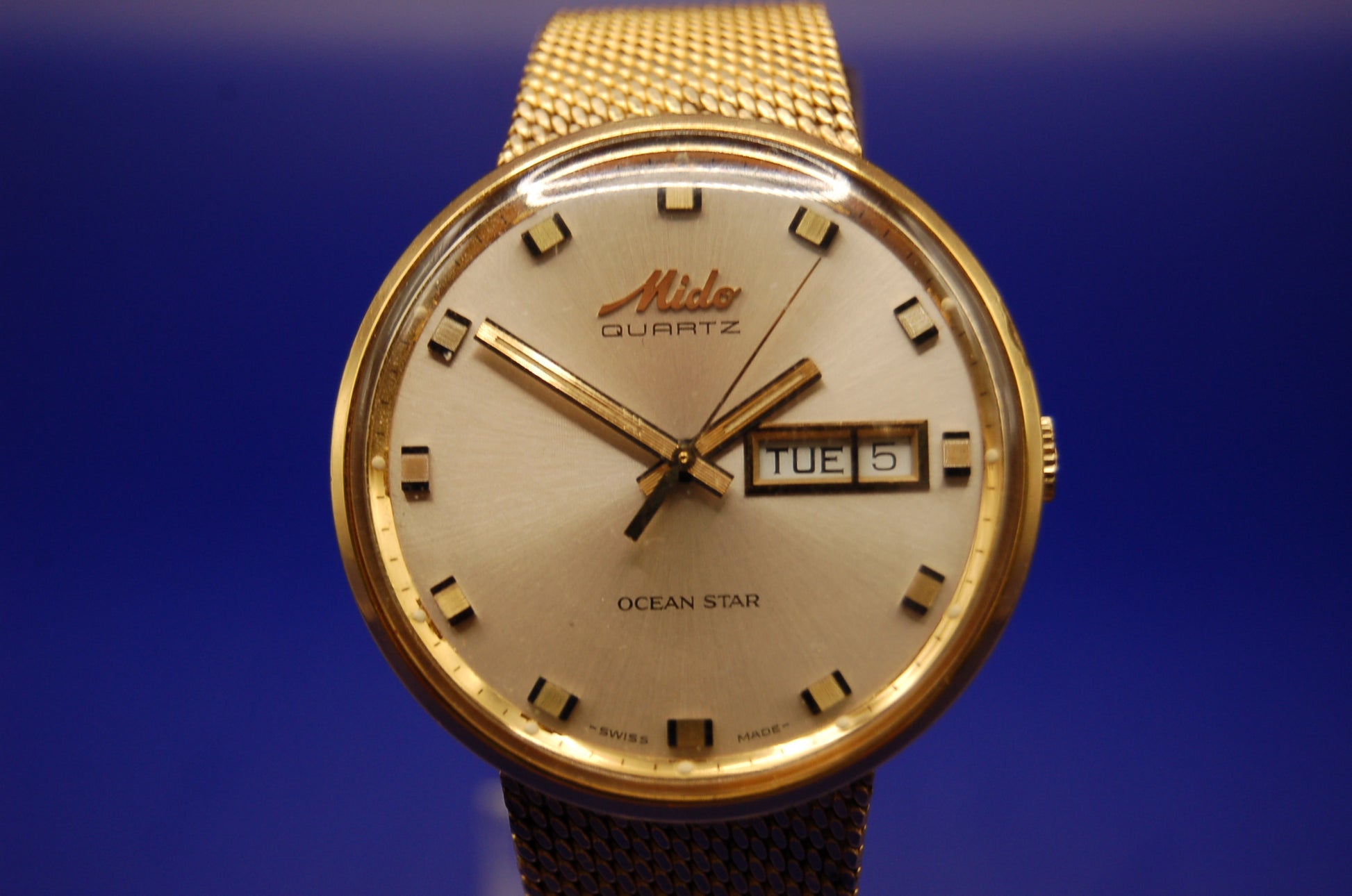 Mido Ocean Star Herrenuhr 37mm - Detailansicht vergoldetes Gehäuse