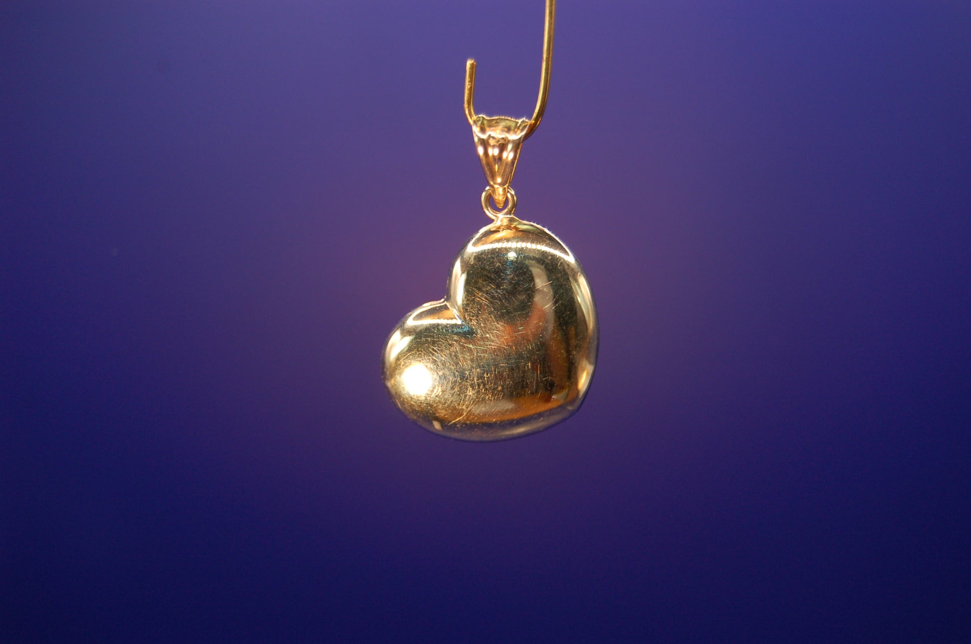 Herz-Anhänger aus 585 Gelbgold - Frontansicht des romantischen Schmuckstücks