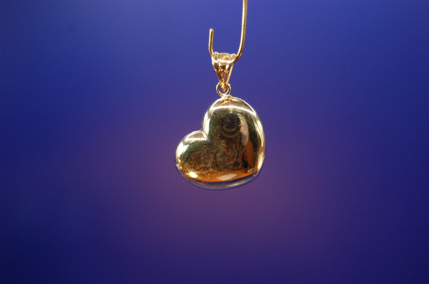 Goldener Herz-Anhänger 14 Karat - Detailaufnahme der liebevollen Verarbeitung