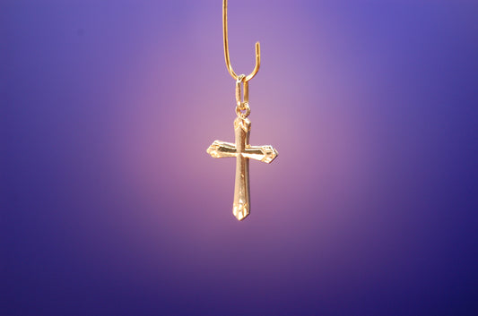 Eleganter Kreuz-Anhänger aus 585 Gelbgold - Frontansicht des religiösen Schmucks