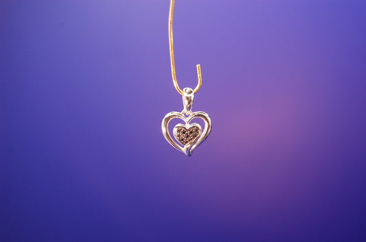 Herz-Anhänger aus 585 Weißgold mit schwarzen Brillanten - Frontansicht