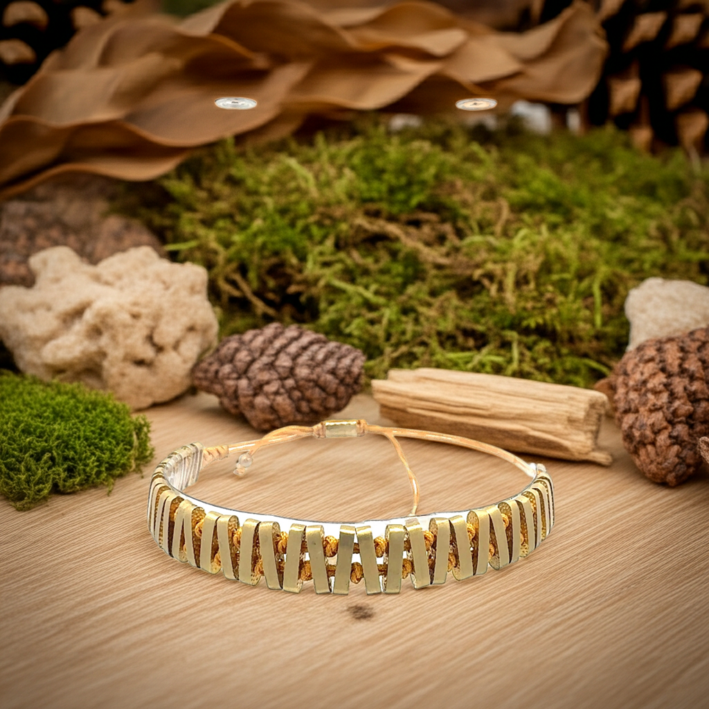 Elegantes Bronze-Armband "Meridian" | Gold & Beige | Handgefertigt & Verstellbar