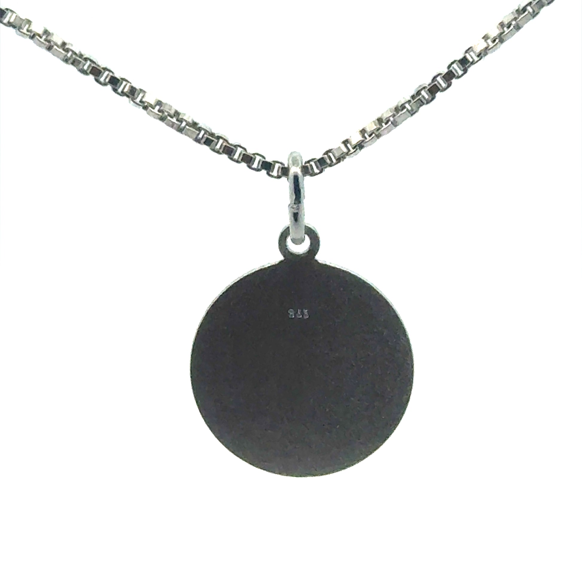 Jungfrau-Anhänger Silberkette Virgo - Nahaufnahme