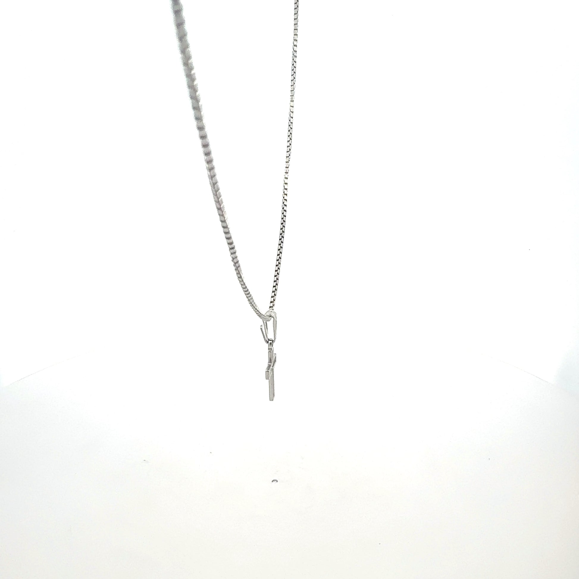 925er Silberkette mit Kreuz - Seitenansicht