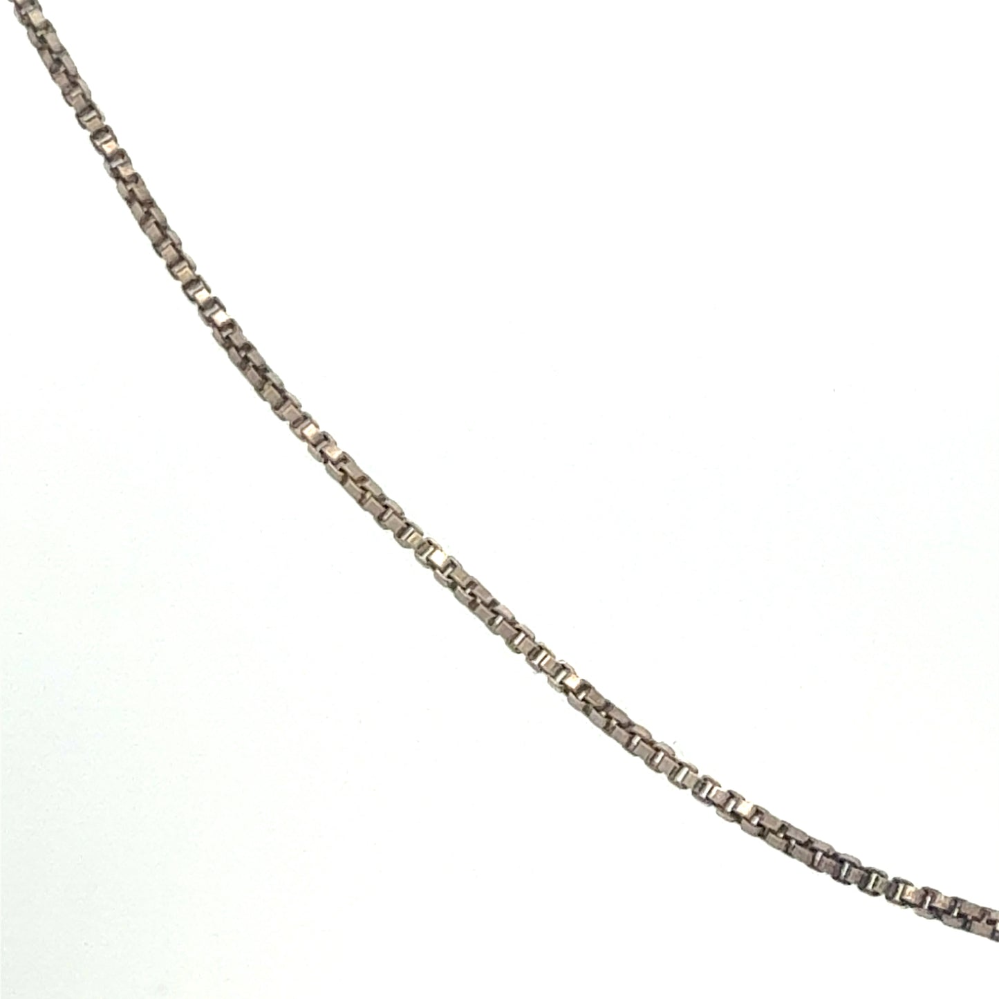 Perlen-Anhänger an Silberkette 925 - Nahaufnahme