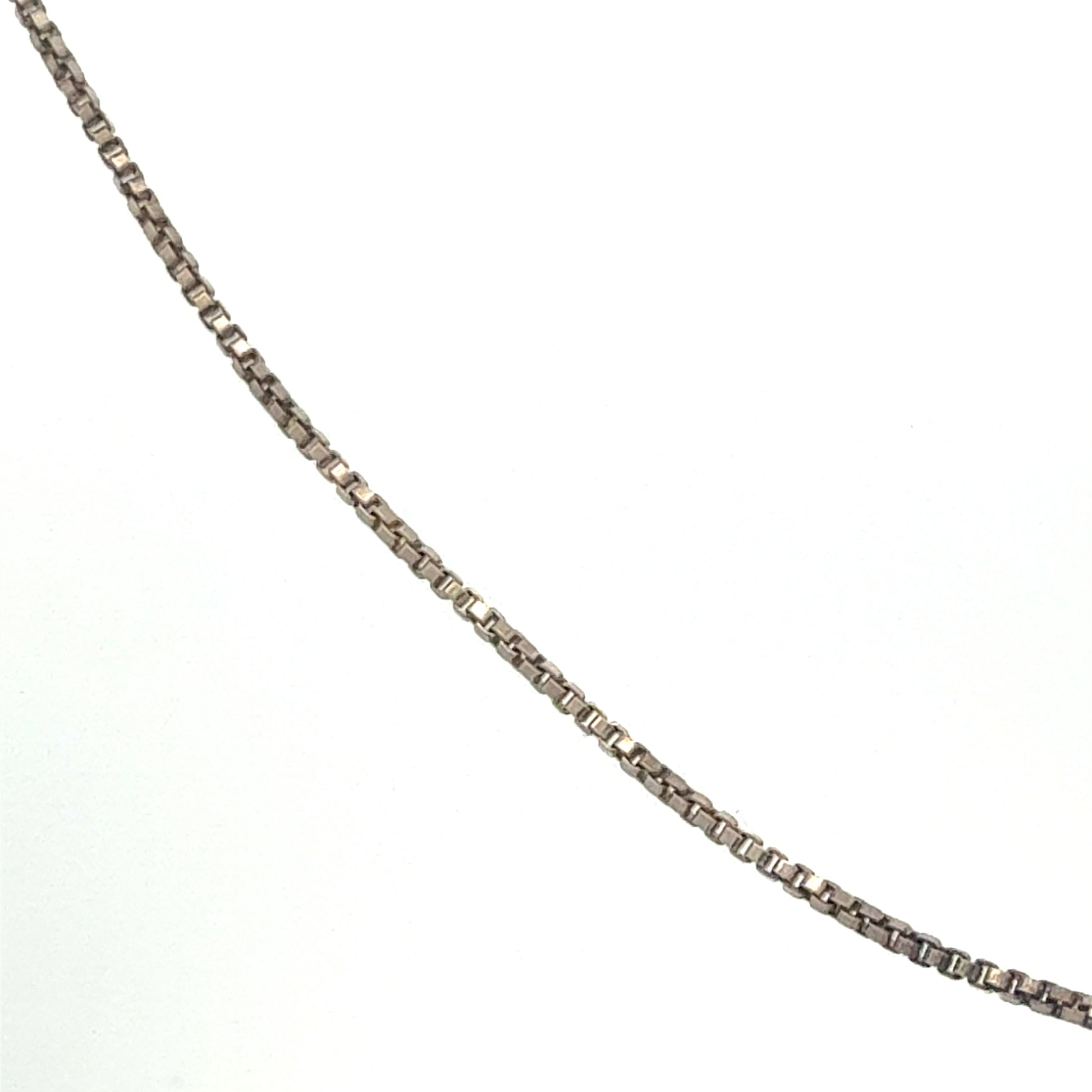 Perlen-Anhänger an Silberkette 925 - Nahaufnahme