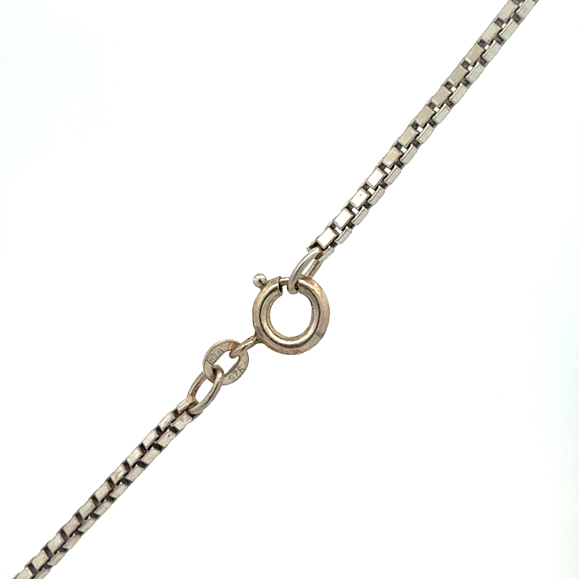 Naturstein-Anhänger Detail - handverlesener Edelstein