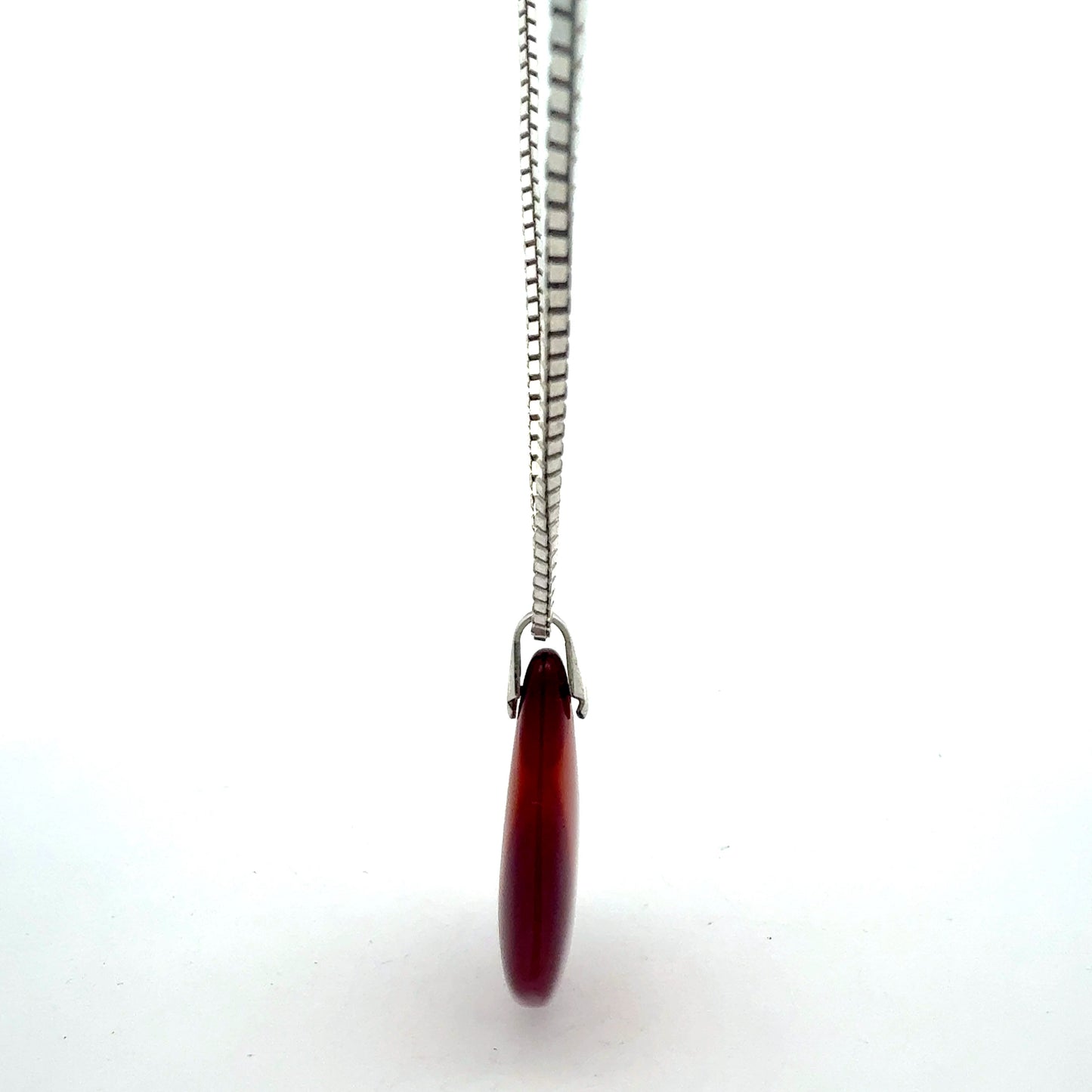 Silberkette mit Naturstein - Seitenansicht