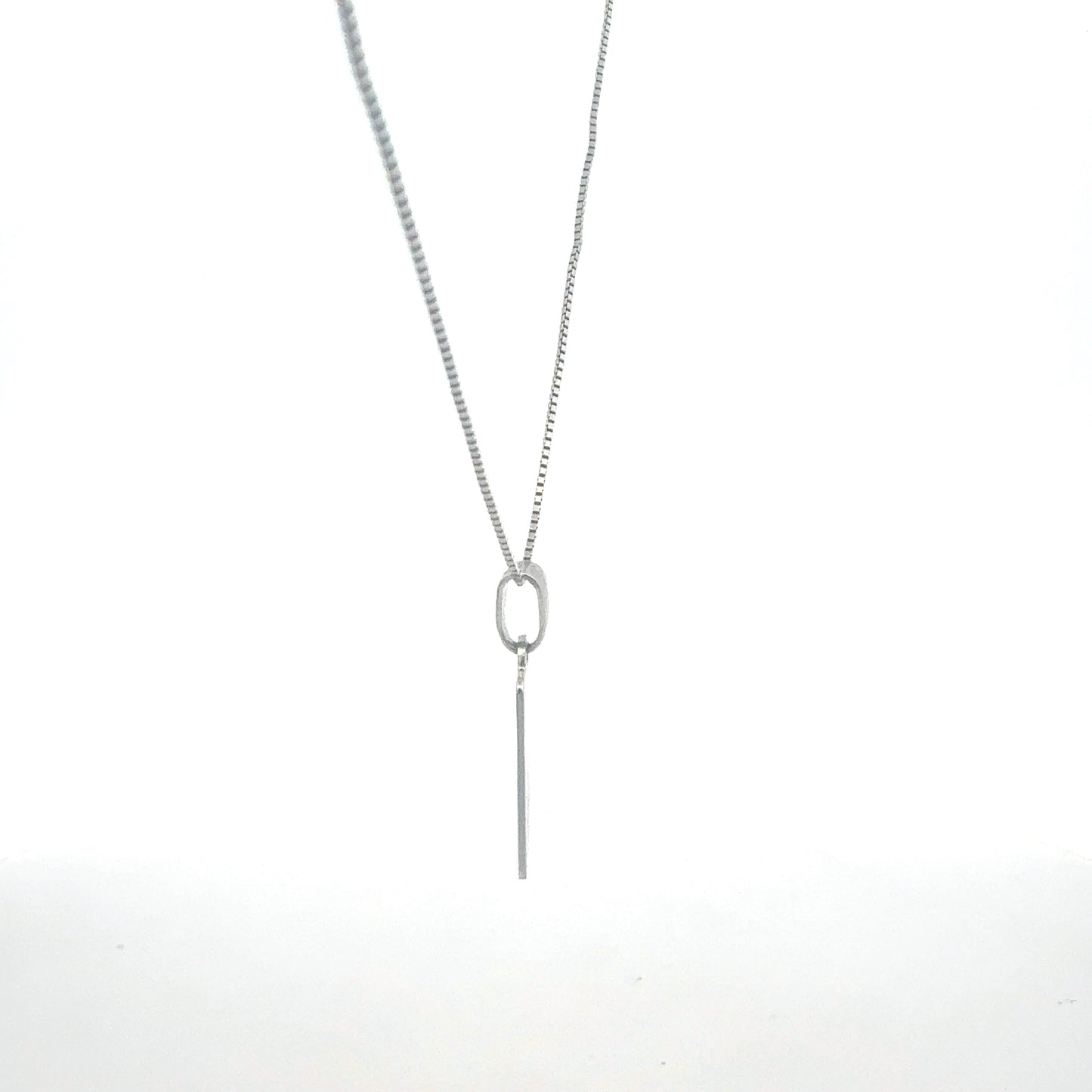 925 Silberkette mit Plättchen-Anhänger – Seitenaufnahme