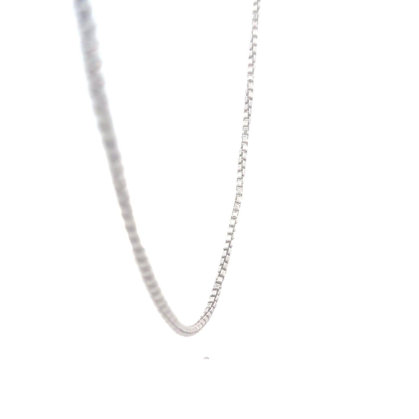 Lange Silberkette 925 – Seitenansicht zweifach um den Hals