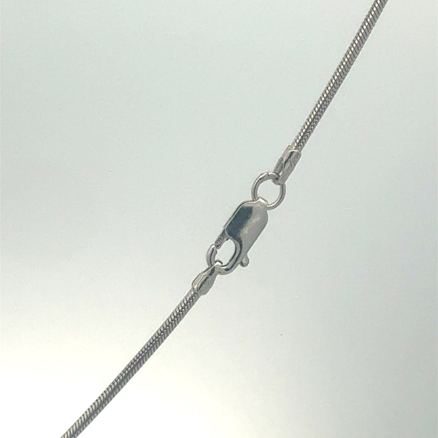 925 Sterling Silber Schlangenkette mit Kreuz - Detailansicht