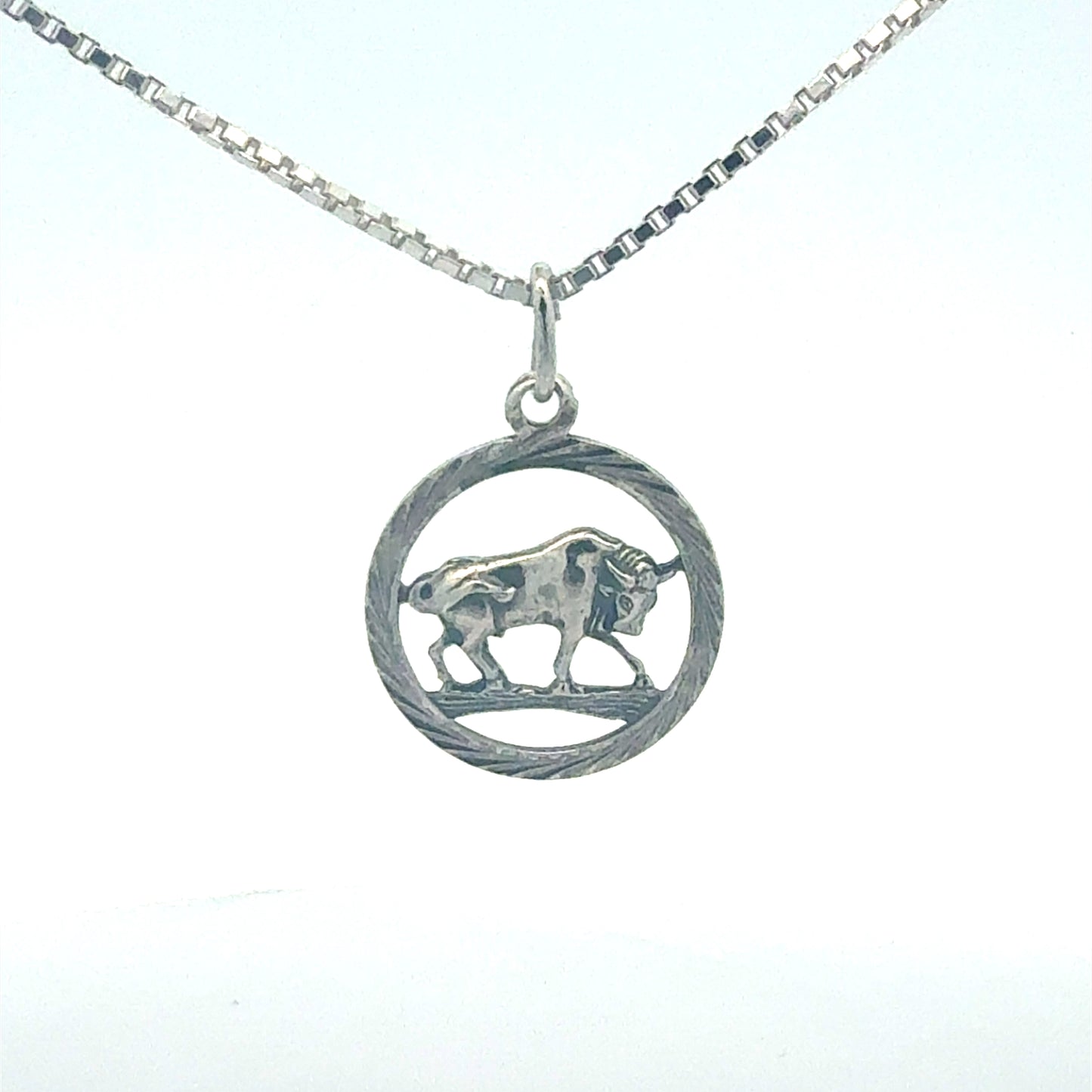 Silberkette 925 mit Stier-Anhänger – Detailansicht des Anhängers