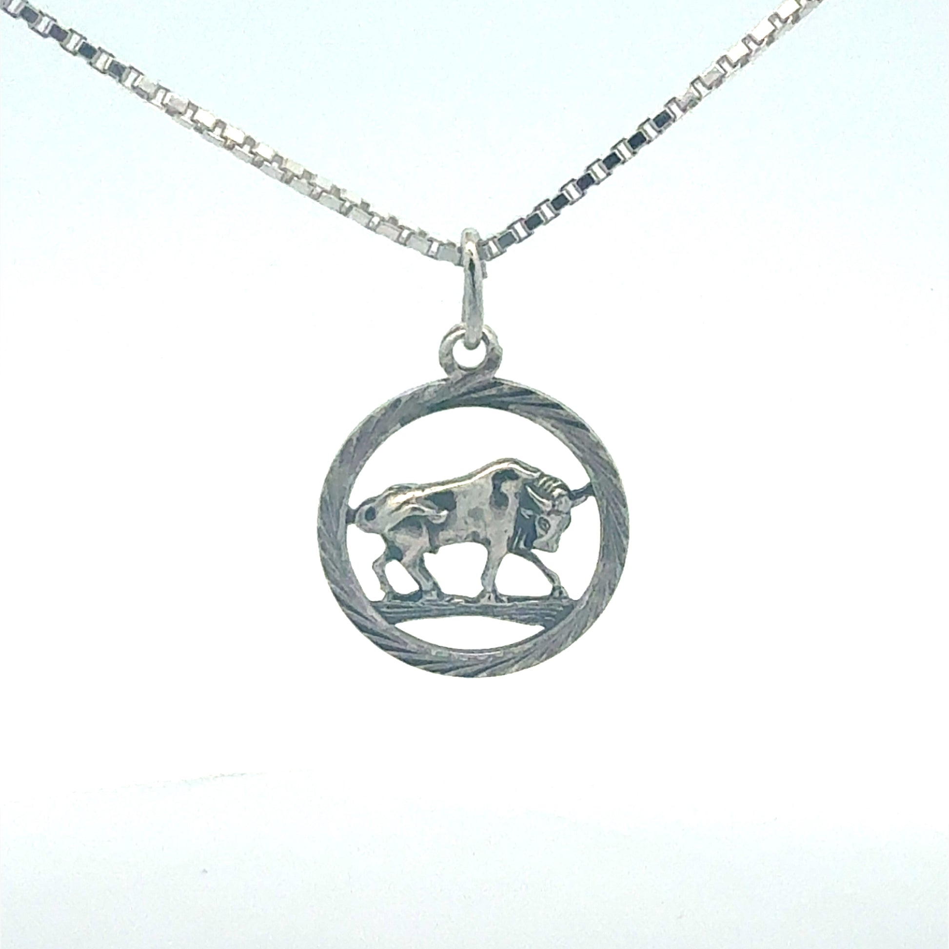 Silberkette 925 mit Stier-Anhänger – Detailansicht des Anhängers