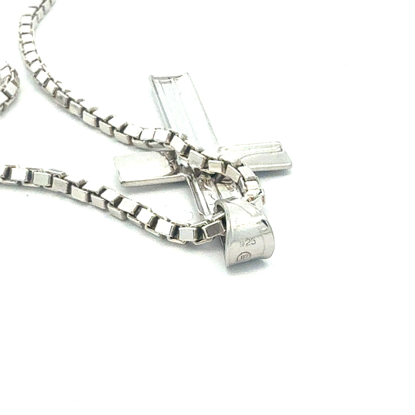 Silberkette 925 mit Kreuz-Anhänger – Verschluss und Kettendetail