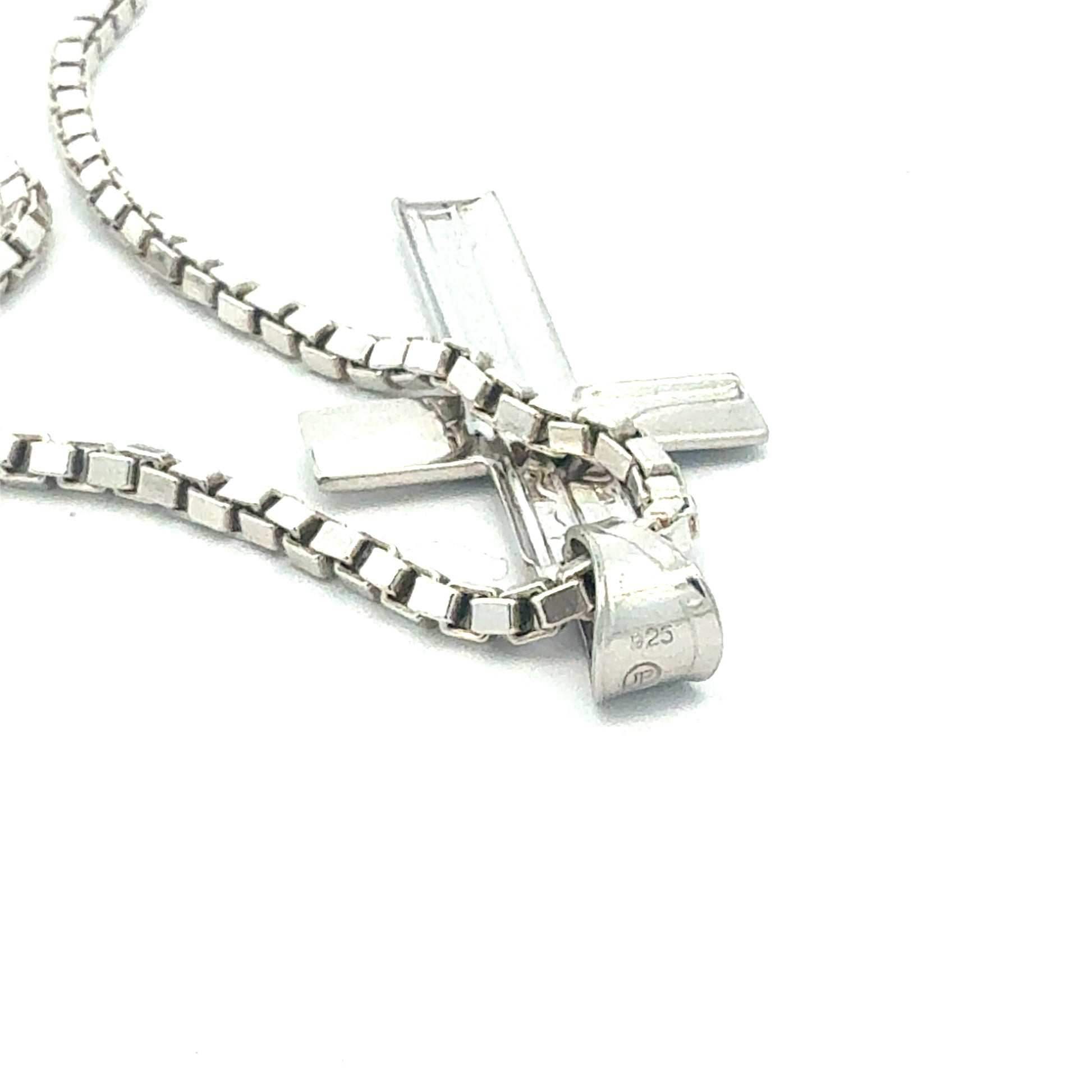 Silberkette 925 mit Kreuz-Anhänger – Verschluss und Kettendetail