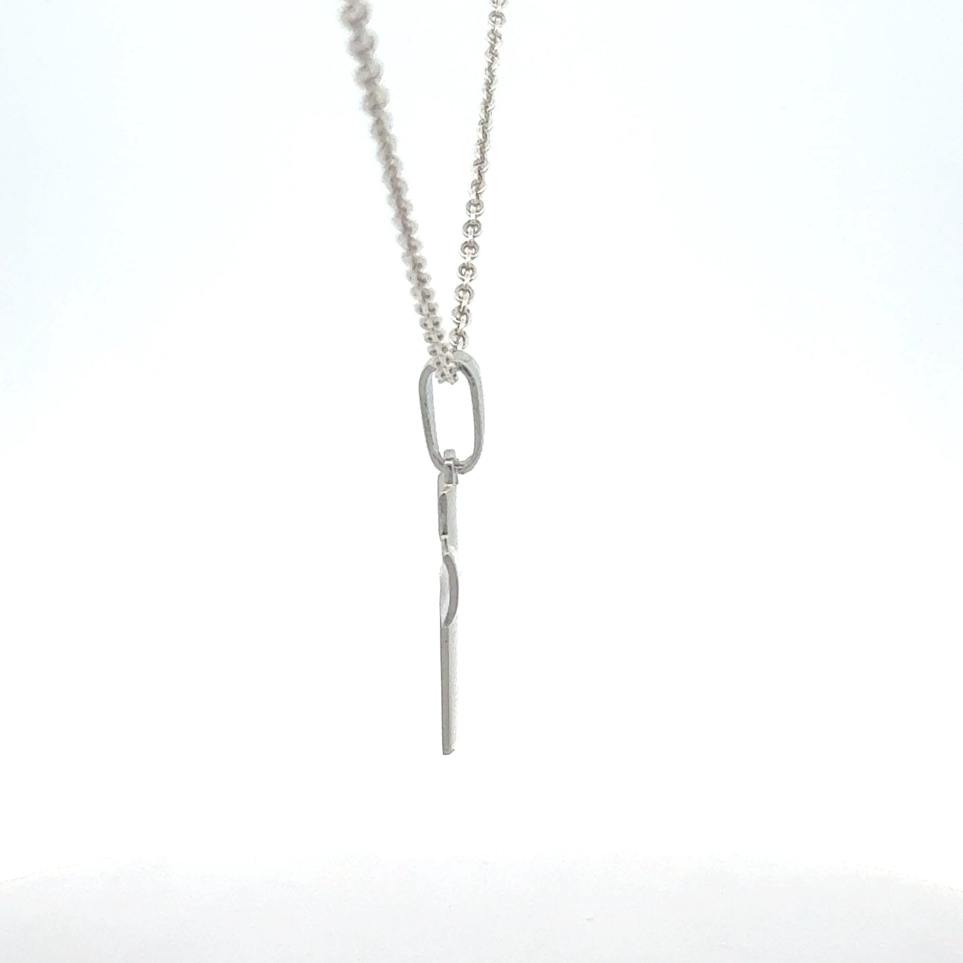 Silberkette 925 mit Kreuz-Anhänger – Seitenansicht des Schmuckstücks