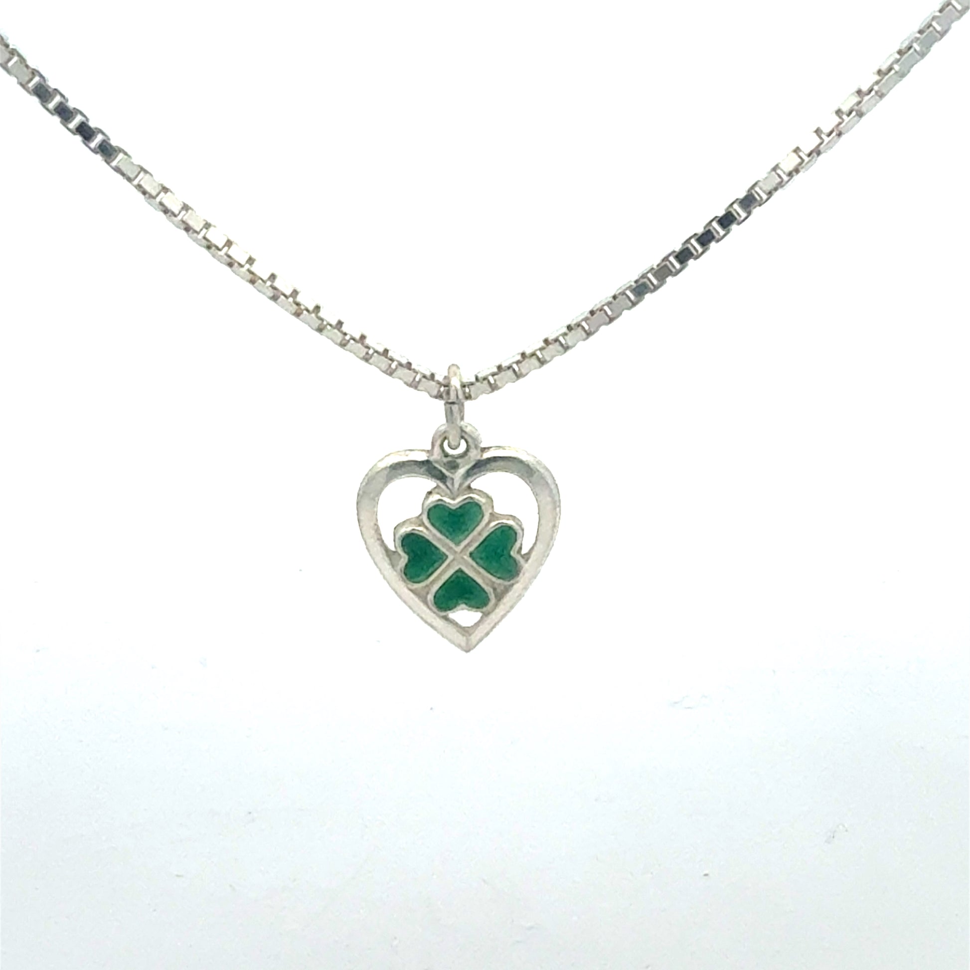 Silberkette 925 mit Herz-Anhänger und grünem Kleeblatt - Gesamtansicht