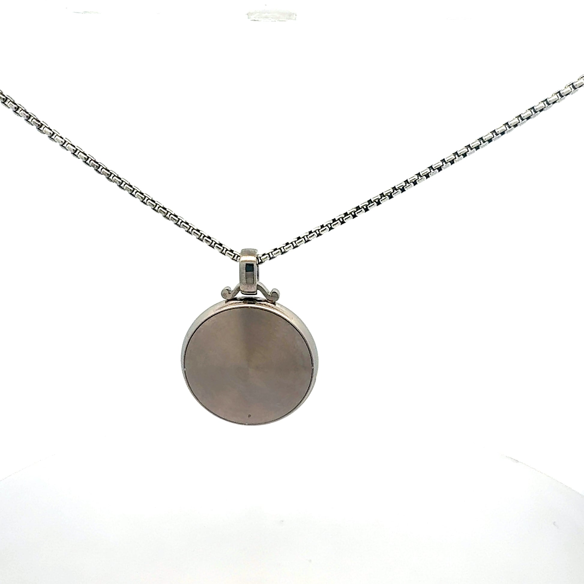 925 Silberkette mit Anhänger - Detailaufnahme Rückseite der hochwertigen Verarbeitung