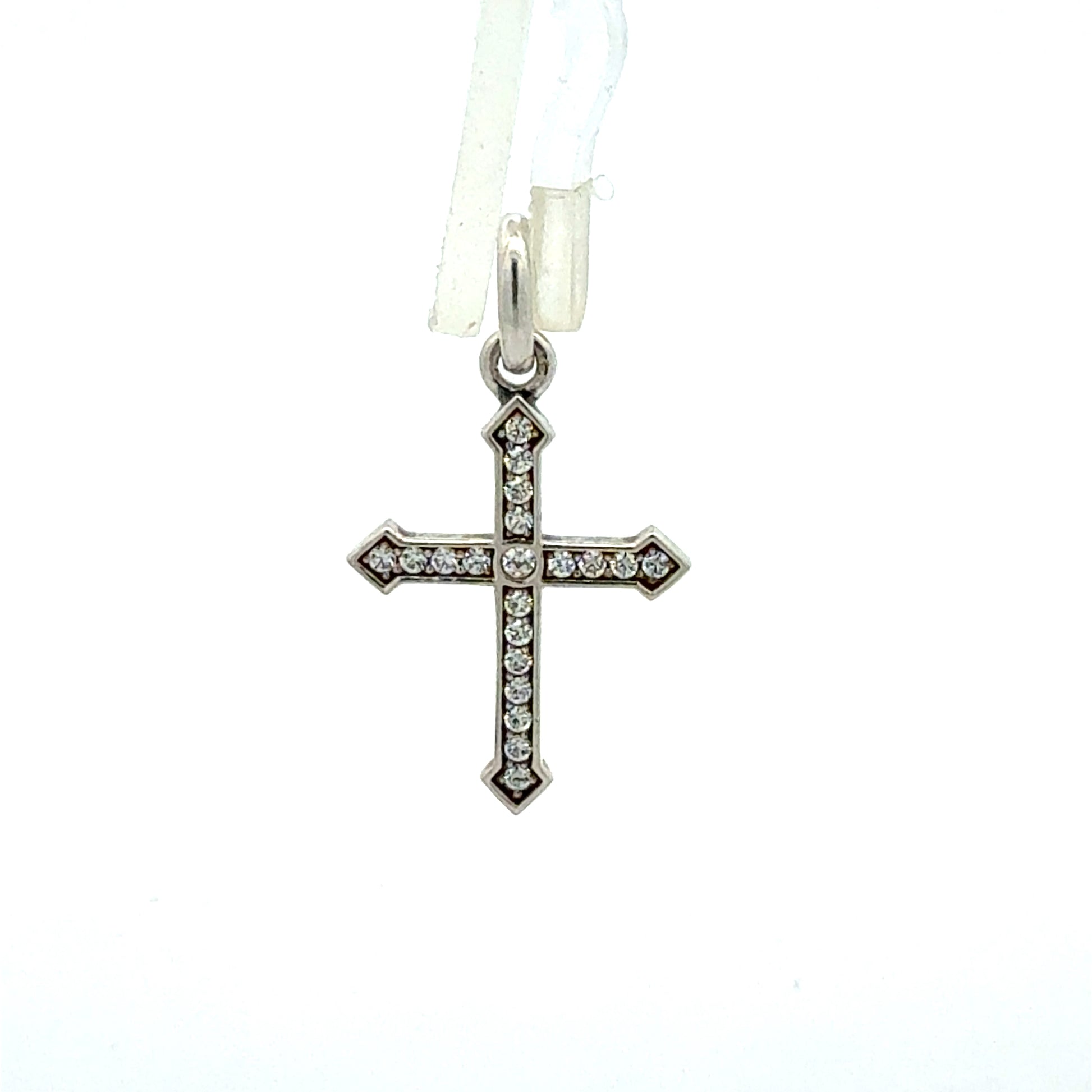 Kreuz Anhänger Silber 925 – Detailansicht mit funkelnden Zirkonia-Steinen