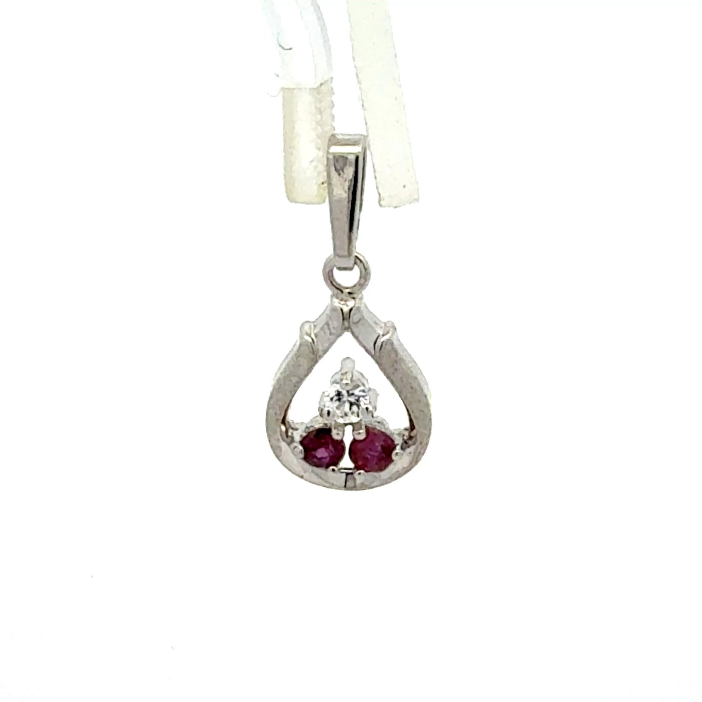 925er Silberanhänger mit Zirkonia und roten Steinen - Detailansicht der farbenfrohen Kombination