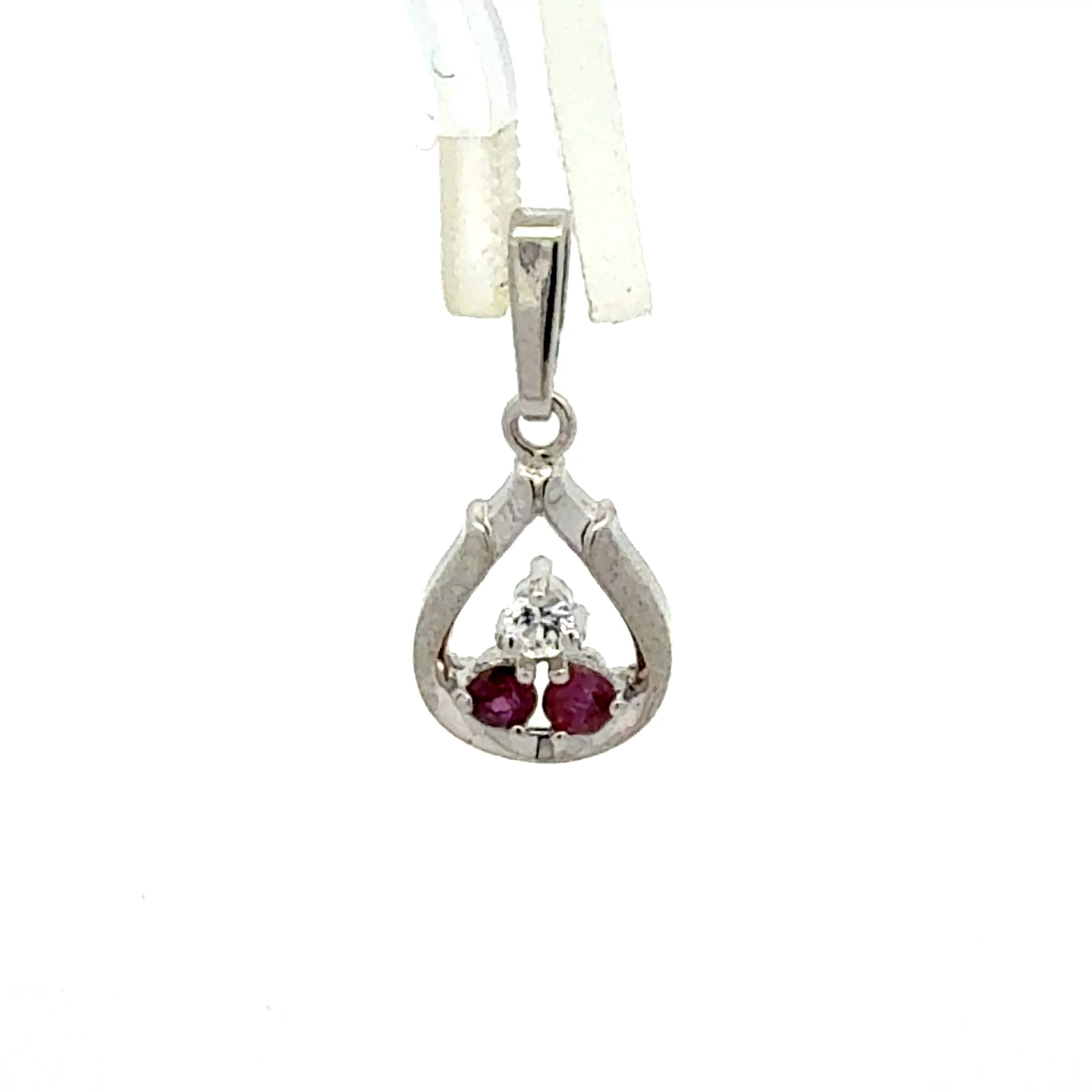 925er Silberanhänger mit Zirkonia und roten Steinen - Detailansicht der farbenfrohen Kombination