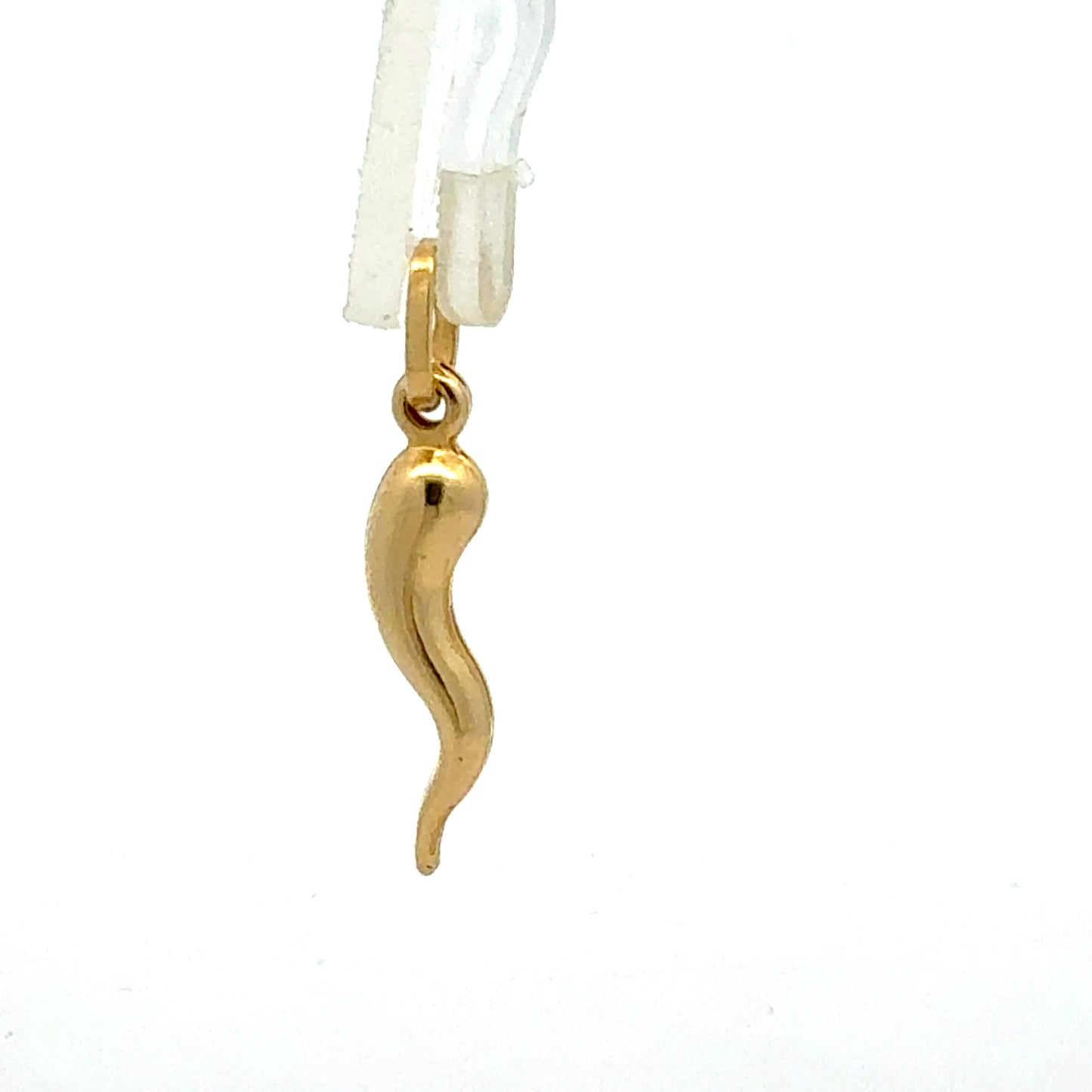 14 Karat Gelbgoldanhänger Chili - Nahaufnahme des humorvollen Designs