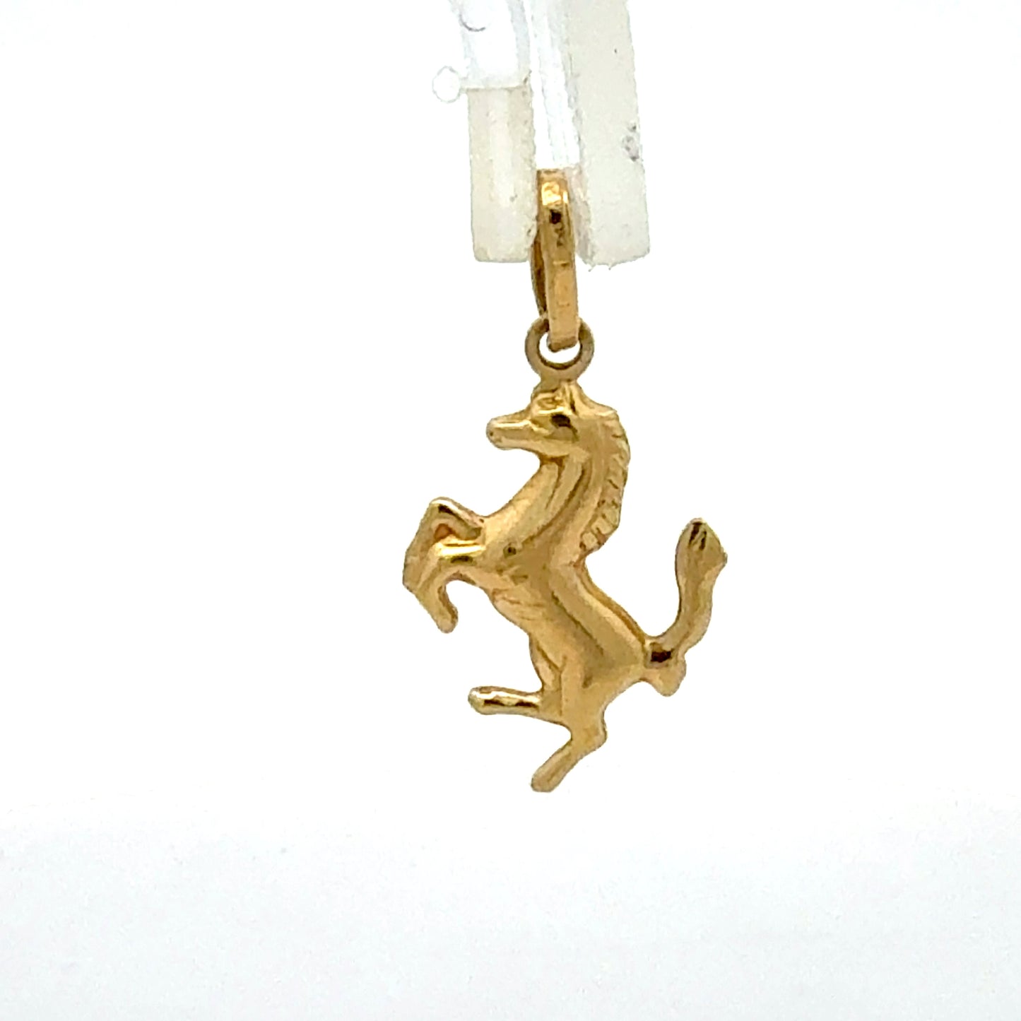 8 Karat Gelbgoldanhänger Pferd - Nahaufnahme der detailreichen Verarbeitung