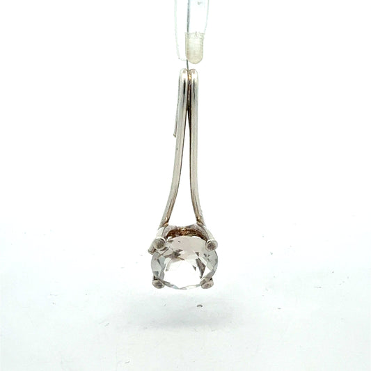 925er Silberanhänger mit Zirkonia-Stein - Detailansicht des funkelnden Steins