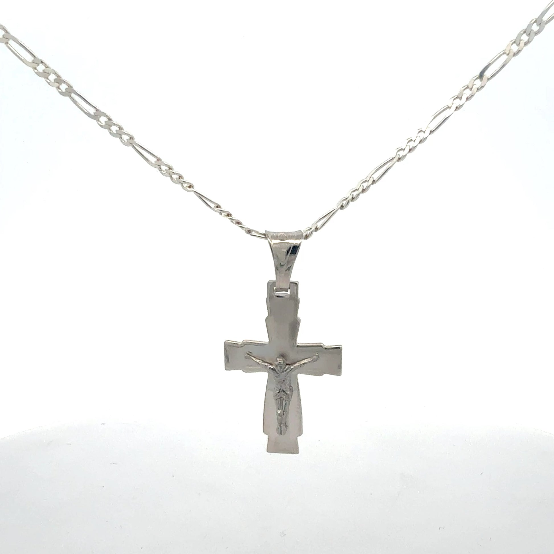 Elegante Silberkette mit religiösem Kreuz-Anhänger Gesamtansicht