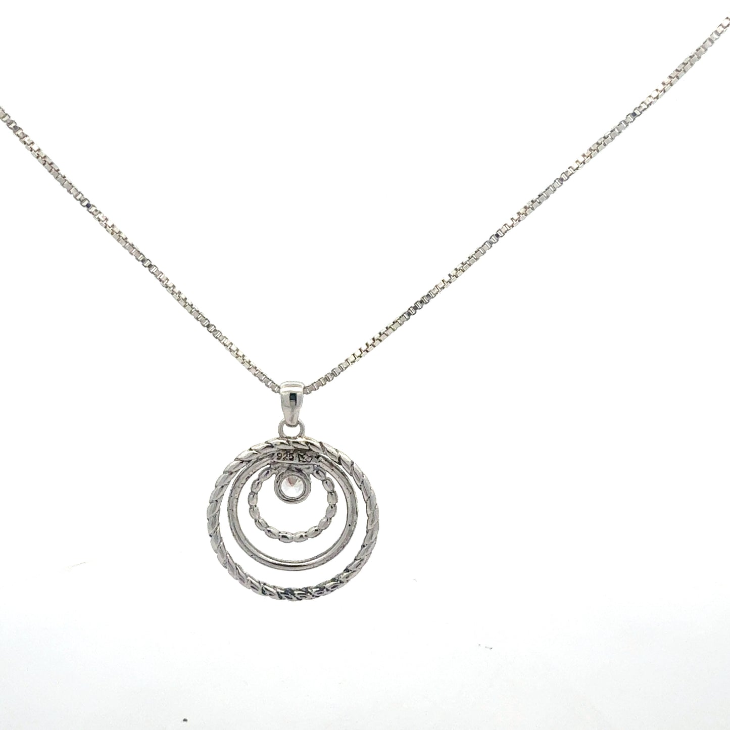 Rückansicht Zirkonia Anhänger an Silberkette 925