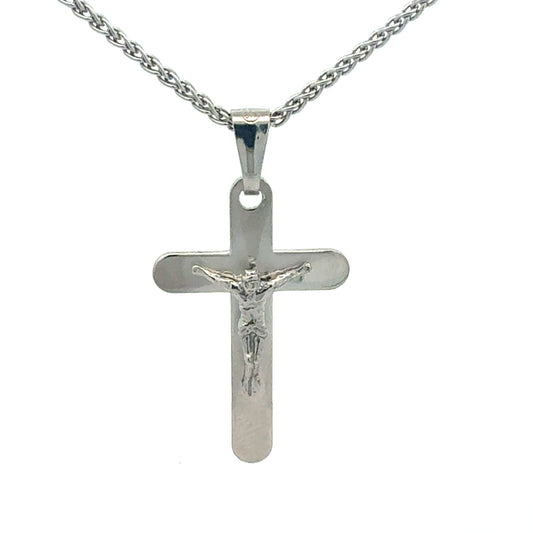 Silberkette 925 mit Kreuz-Anhänger 50cm auf weißem Hintergrund
